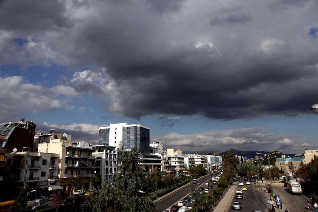 Ισχυρές βροχές και χαλάζι το Σάββατο