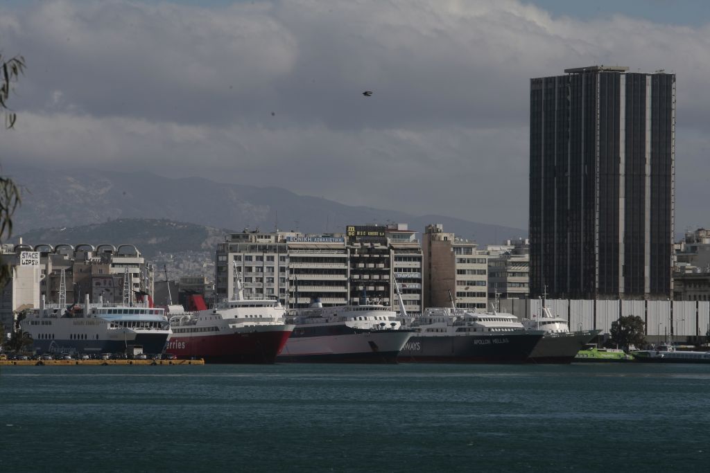 Βρέθηκε σορός άνδρα στο λιμάνι του Πειραιά