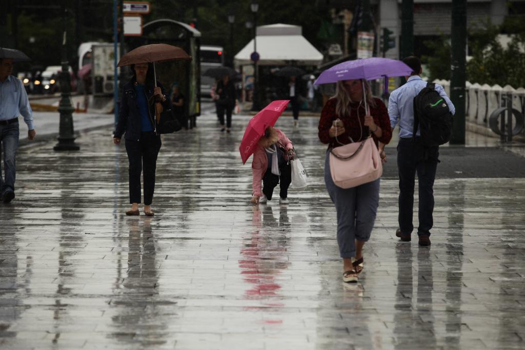 Νεφώσεις και βροχές σε όλη τη χώρα