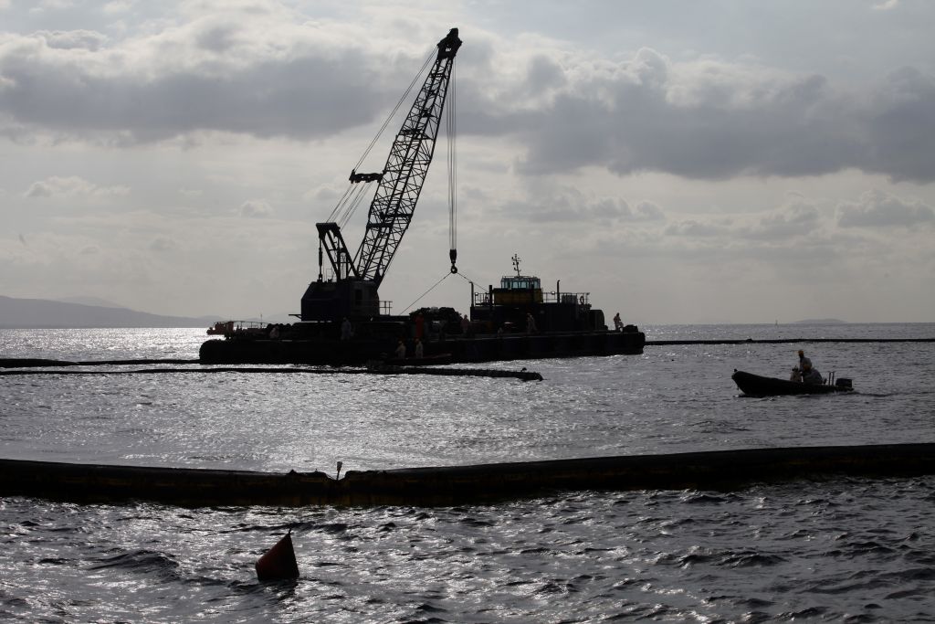 Συνεχίζονται οι προετοιμασίες ανέλκυσης του «Αγία Ζώνη ΙΙ»