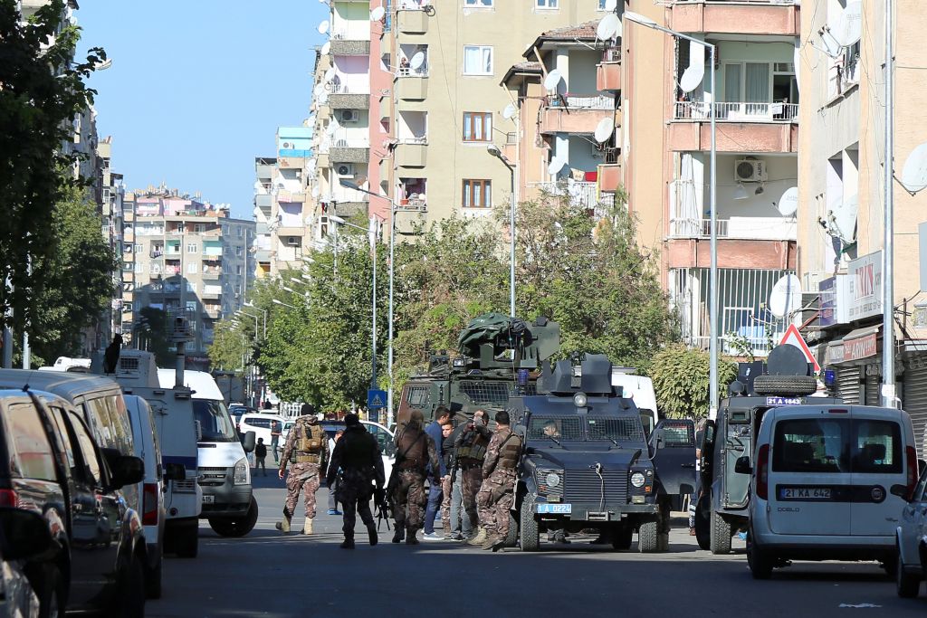 Τουρκία: Συλλήψεις 100 υπόπτων για σχέσεις με το ΙΚ