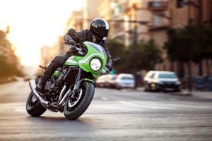 Kawasaki Z900RS CAFE: Στα πατήματα ενός θρύλου