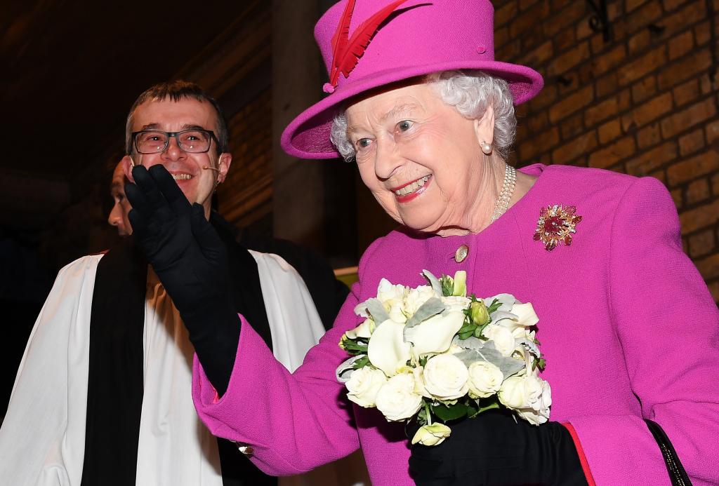 Βασίλισσα Ελισάβετ: Φόρος τιμής στα θύματα της τρομοκρατίας