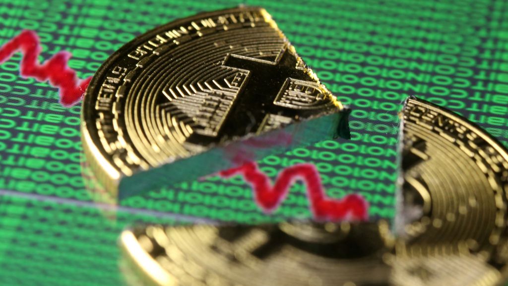 Συνεχίζεται η «ελεύθερη πτώση» του bitcoin