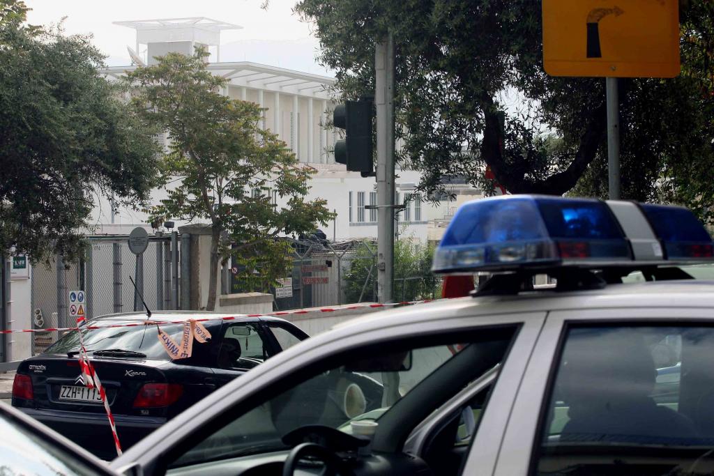 Συνελήφθησαν 18χρονοι για κλοπές σε σταθμευμένα αυτοκίνητα στο Μαρούσι