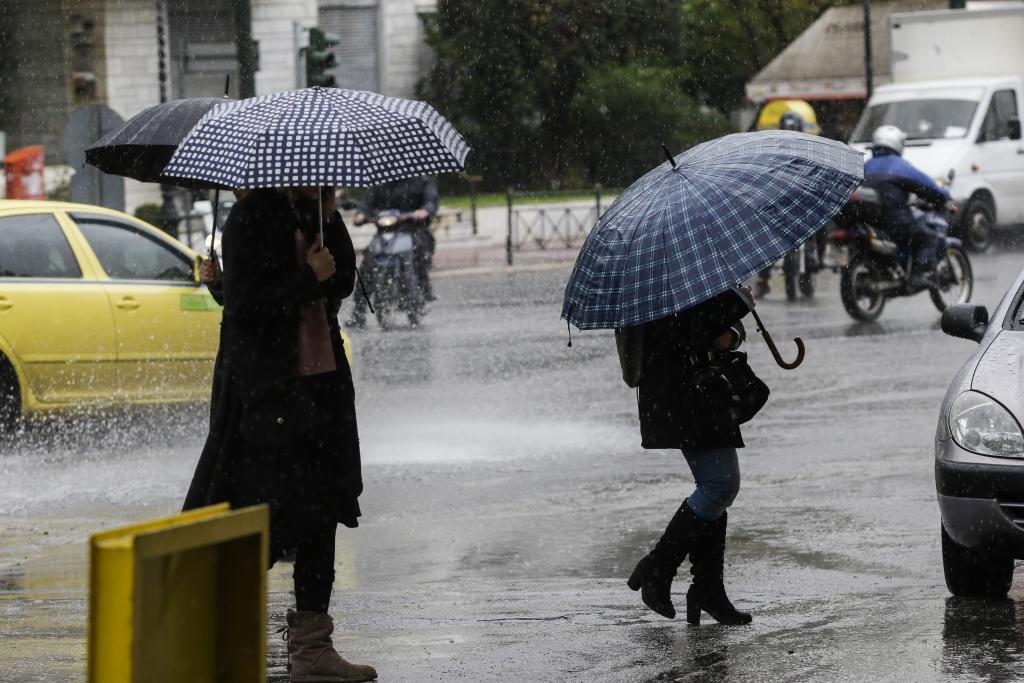 Ερχονται καταιγίδες και χιόνια – Πού θα χτυπήσει η κακοκαιρία