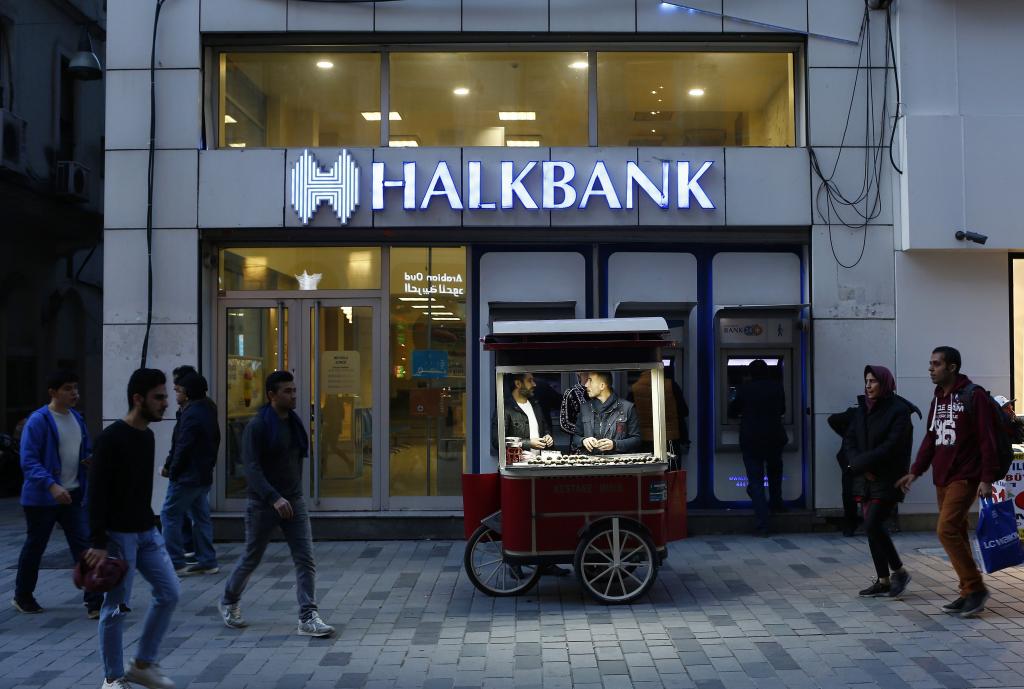 ΗΠΑ: Καταδίκη τούρκου τραπεζίτη με… ουρά στην Αγκυρα