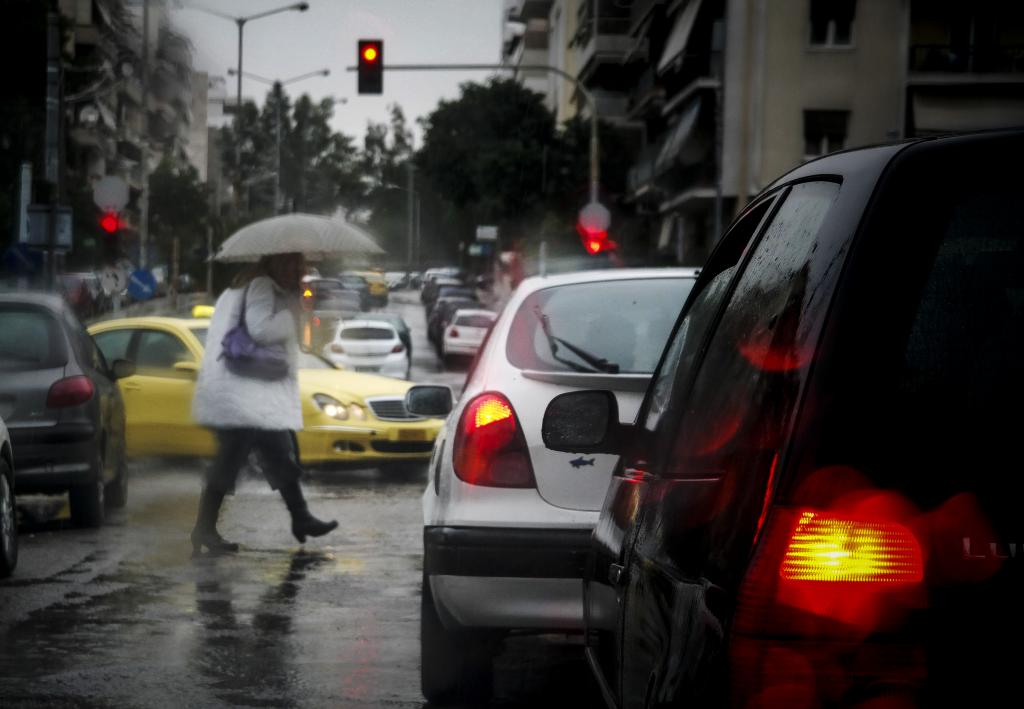 Βροχές, χιόνια και χαμηλές θερμοκρασίες τη Δευτέρα