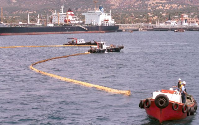 Μικρής έκτασης θαλάσσια ρύπανση στο Νέο Μώλο Δραπετσώνας