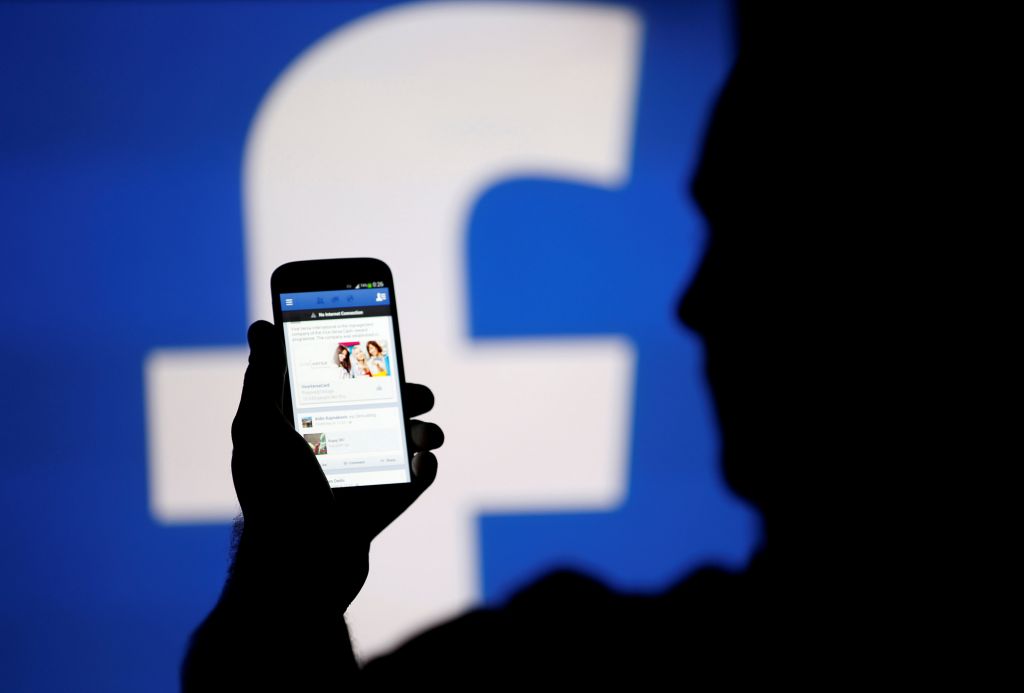 50 εκατ. ώρες τη μέρα λιγότερες στο Facebook