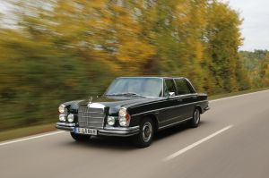 Mercedes-Benz 300 SEL 6.3: Μια λιμουζίνα που πάτησε τα πενήντα