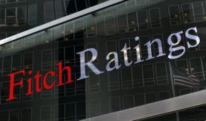 Fitch: Εριξε πιο βαθιά στα «σκουπίδια» το αξιόχρεο της Τουρκίας