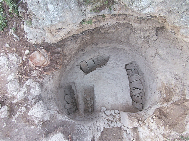 Ασύλητος τάφος «μιλάει» για τα Αηδόνια Νεμέας