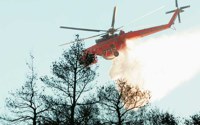 Μάτι : Το ελικόπτερο πήγε να σβήσει τη φωτιά αλλά… δεν είχε καύσιμα