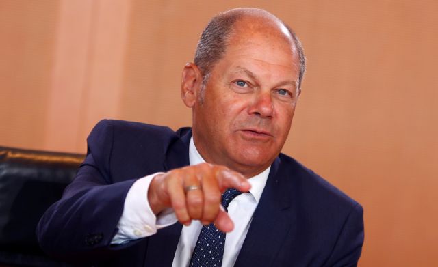 Γερμανικά ΜΜΕ: «O Σολτς θέλει να σκορπίσει δισεκατομμύρια στους Eλληνες»