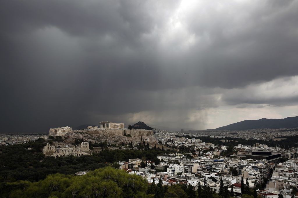 Ξαφνικός χειμώνας με «βουτιά» του υδραργύρου έως και 15 βαθμούς