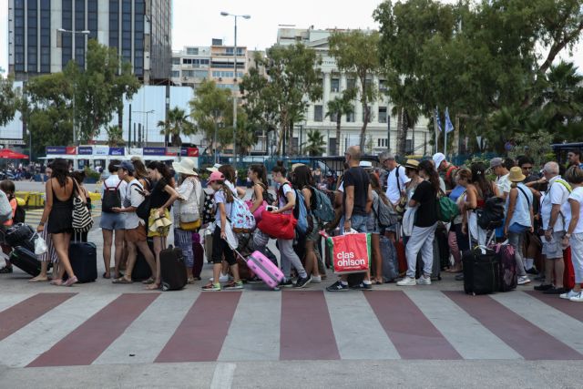 Σπάει το φράγμα των 32 εκατ. τουριστών