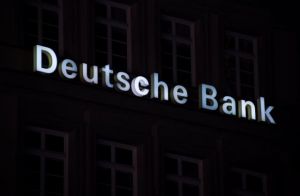 Η Deutsche Bank θα μεταφέρει περιουσιακά στοιχεία από το Λονδίνο στη Φρανκφούρτη