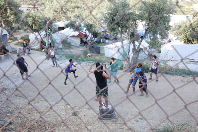 Γερμανικά ΜΜΕ: Τι κάνει η Αθήνα με τα ευρωπαϊκά κονδύλια για τους πρόσφυγες;