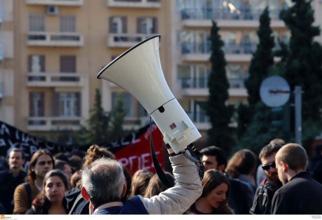 Απεργία : Χωρίς μέσα μεταφοράς, πλοία και… ειδήσεις