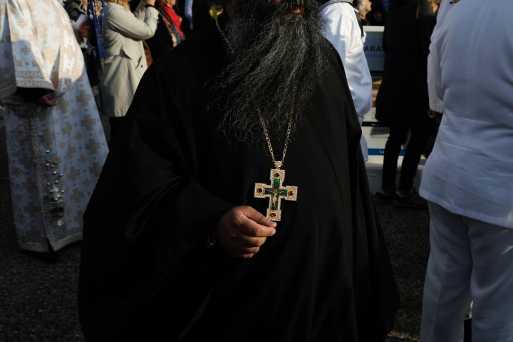 Τι μισθό παίρνει ο αρχιεπίσκοπος, τι παίρνουν οι παπάδες – Πόσο φτάνουν τα «τυχερά»