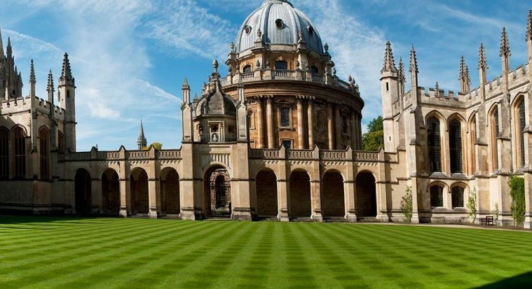 Πανεπιστήμιο Οξφόρδης: Διαψεύδει ότι απέρριψε πρόγραμμα υποτροφιών φοιτητών λόγω χρώματος