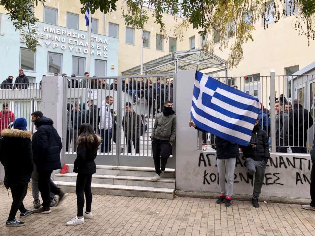 Εντεκα σχολεία υπό κατάληψη στη Λάρισα για το Μακεδονικό
