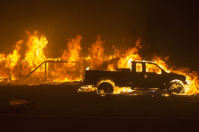 Τυλίχθηκε στις φλόγες η Καλιφόρνια – Εκκενώνονται σπίτια (εικόνες)