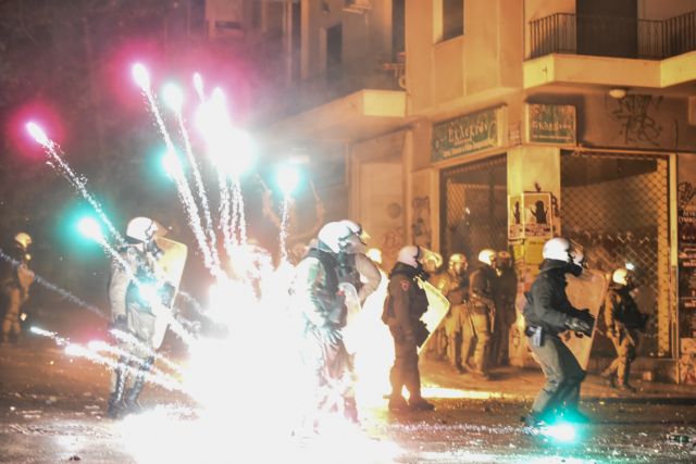 Τριάντα συλλήψεις σε όλη τη χώρα για τα χθεσινά επεισόδια