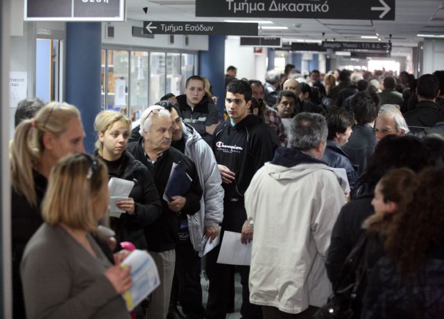 Λήγει η προθεσμία για κατάθεση πινακίδων: Τι να κάνετε για να γλιτώσετε φόρους