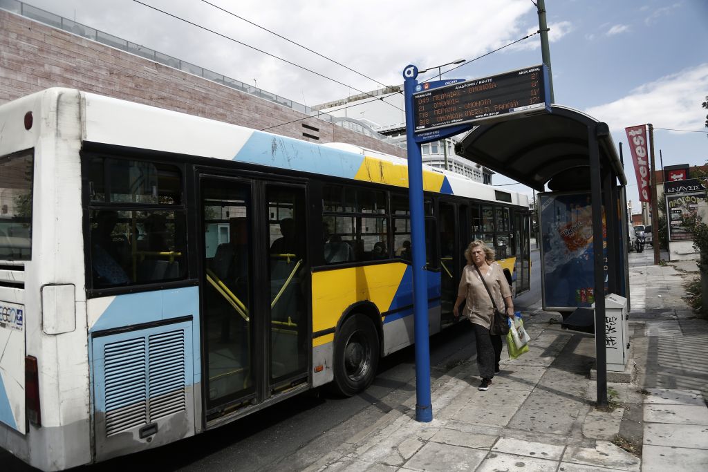 Ξυλοκόπησαν οδηγό λεωφορείου στην Καλλιθέα