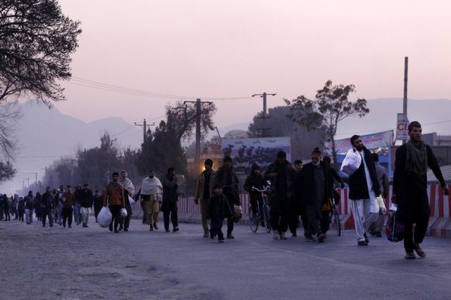Αφγανιστάν: Ενοπλοι κρατούν ομήρους στην Καμπούλ – Τέσσερις νεκροί