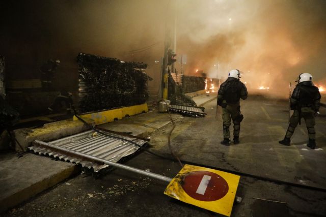 Θεσσαλονίκη: Eφοδος στο καμένο εργοτάξιο του Μετρό – 52 προσαγωγές