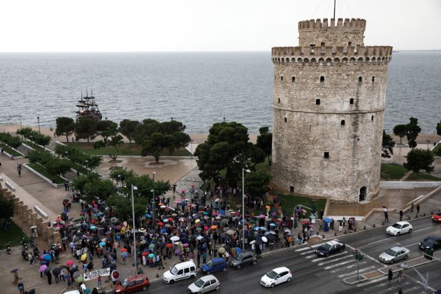 Αφίσες βουλευτών στη Θεσσαλονίκη: «Εσύ θα προδώσεις τη Μακεδονία μας;;;»