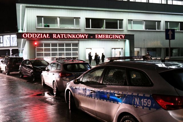 Πολωνία: Σε κρίσιμη κατάσταση ο δήμαρχος του Γκντανσκ μετά από επίθεση με μαχαίρι