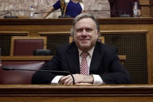 Βουλή: Καμμένος εναντίον Κατρούγκαλου για τον «αυτοπροσδιορισμό» των Σκοπίων