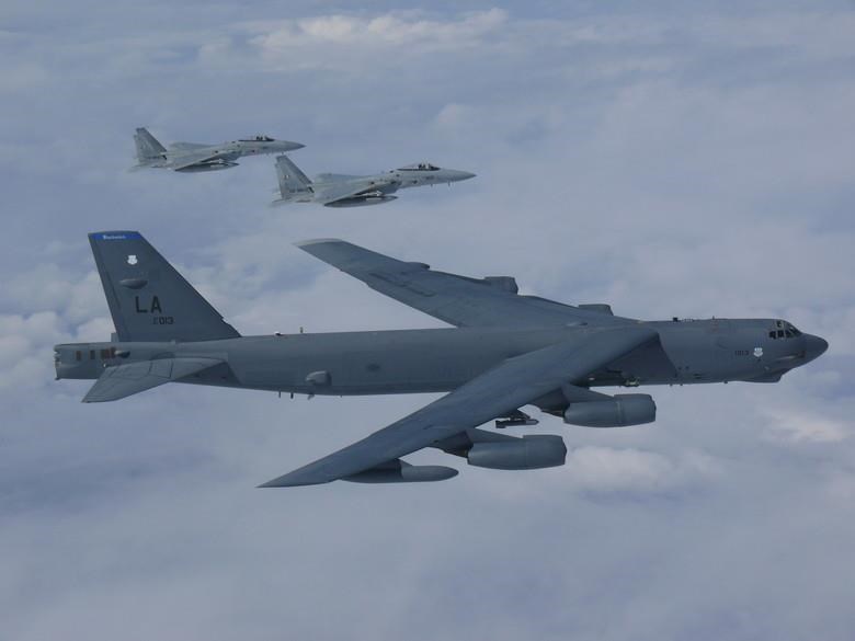 Τεράστιο αμερικανικό βομβαρδιστικό πέταξε πάνω από το Αιγαίο – Μήνυμα στην Αγκυρα