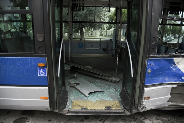 Σύγκρουση αστικού λεωφορείου με πούλμαν στους Θρακομακεδόνες