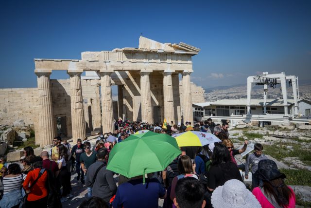 Ξανάνοιξε για τους επισκέπτες η Ακρόπολη