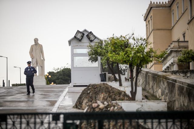 Λήξη συναγερμού μετά το τηλεφώνημα για βόμβα στη Βουλή