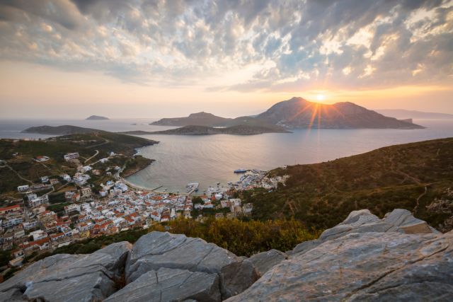 Βροχές και καταιγίδες και μετά το θερμόμετρο… στους 30 βαθμούς