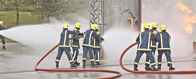 Πυροσβέστες – οδηγοί για Ασπρόπυργο και Ελευσίνα