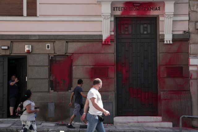 Ρουβίκωνας: Μόνο με μια σφαίρα στο κεφάλι θα μας σταματήσετε