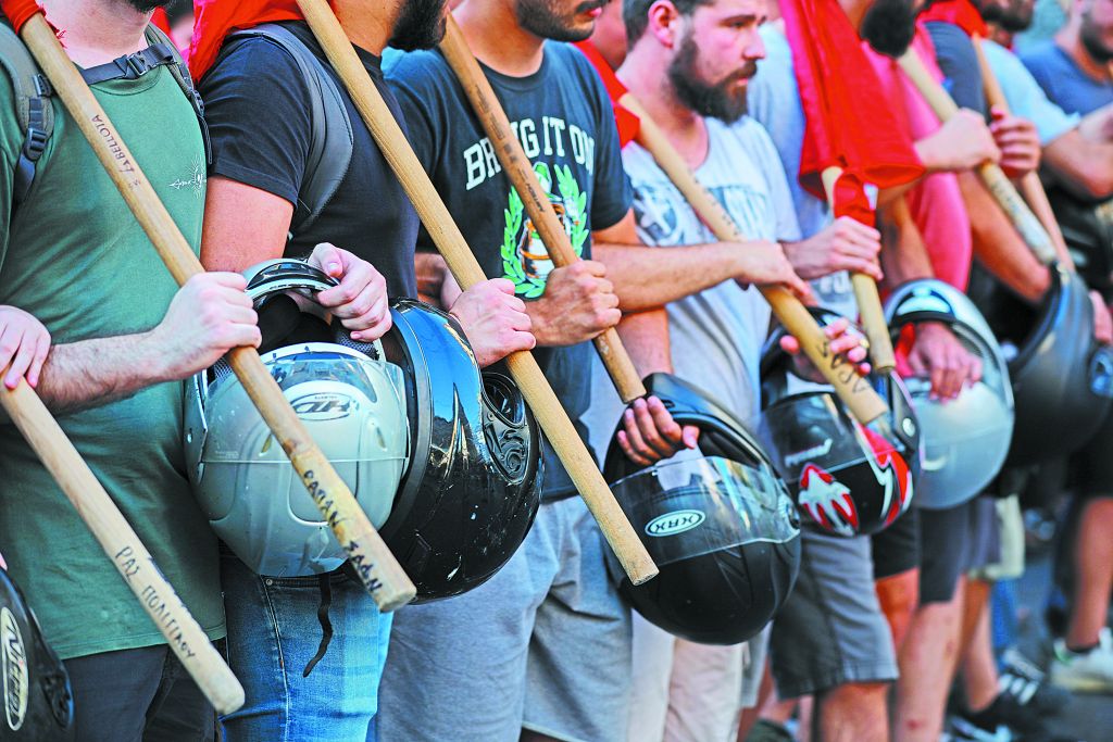 Ξύλο από την αστυνομία της σκέψης