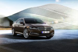 Το νέο Skoda Superb ανεβάζει τον πήχη σε τεχνολογικό και σχεδιαστικό επίπεδο