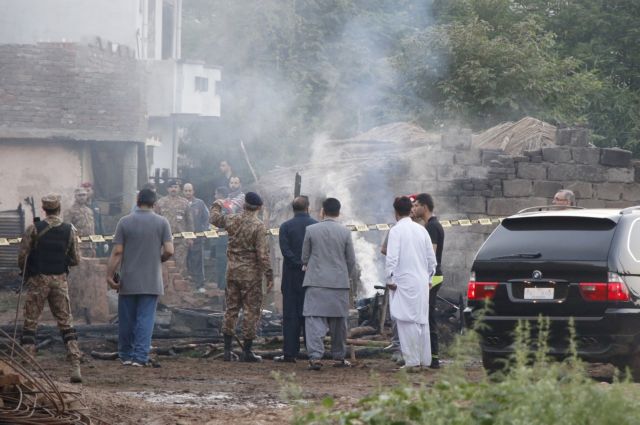 Τραγωδία στο Πακιστάν: Συνετρίβη στρατιωτικό αεροσκάφος- 17 νεκροί