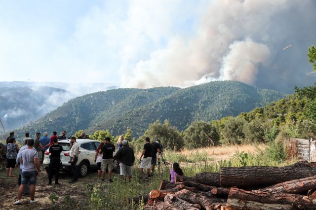 Εύβοια: Χτενίζει τα καμένα το κλιμάκιο εμπρησμών της Πυροσβεστικής