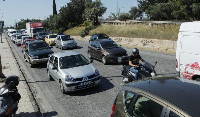 Απεργία: Χειρόφρενο τραβάνε τα μέσα μαζικής μεταφοράς την Τρίτη