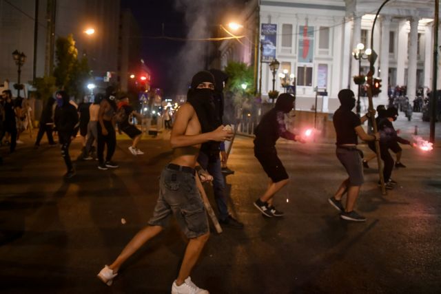 Ενταση και χημικά στην πορεία για τον Παύλο Φύσσα