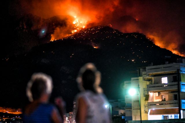 Ολονύχτια μάχη με τις φλόγες σε Λουτράκι και Πύργο